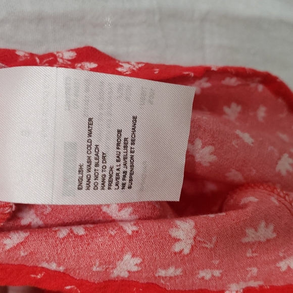 Red Floral Eoldie Top - Picture 5 of 8